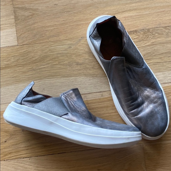 Gentle Souls Silver Athletic Slip-On Shoes - Picture 2 of 5